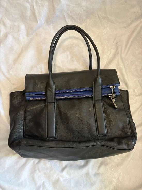 Michael Kors Tippi Large Leather Satchel in Black and Sapphire Zip Tote Bag - Picture 2 of 10